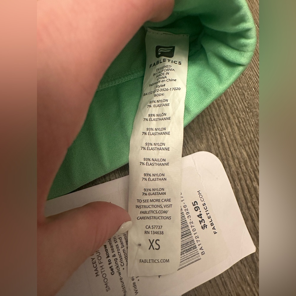 NWT FABLETICS LIGHT GREEN MACEY BRA - Size XS SKU:525 - Picture 3 of 4